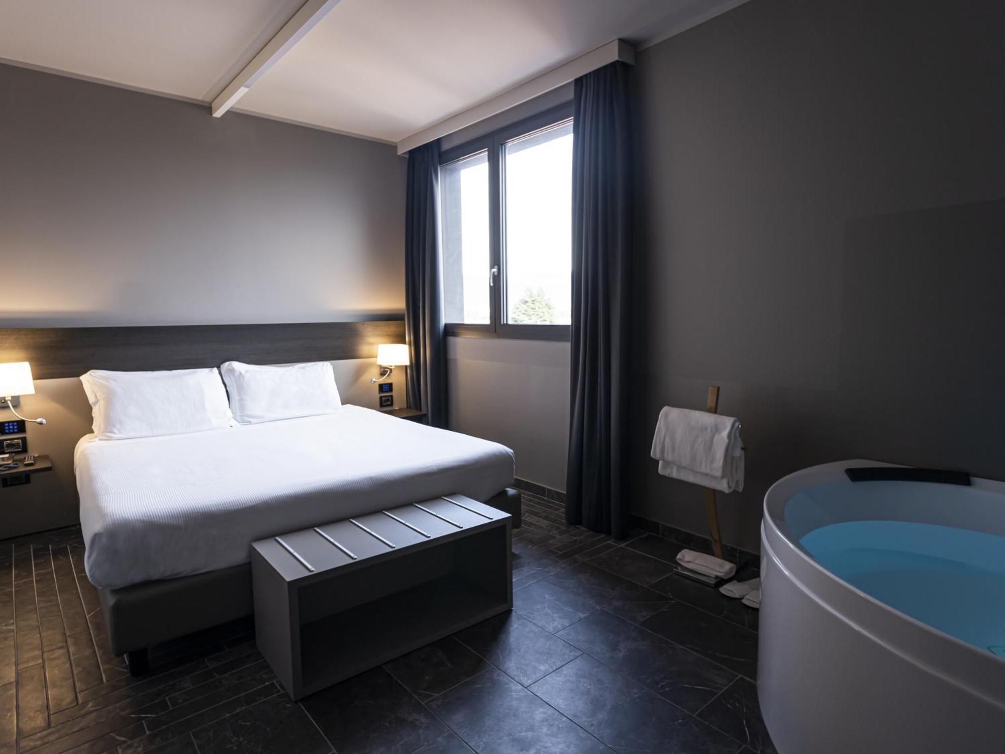 King Room Spa Bath